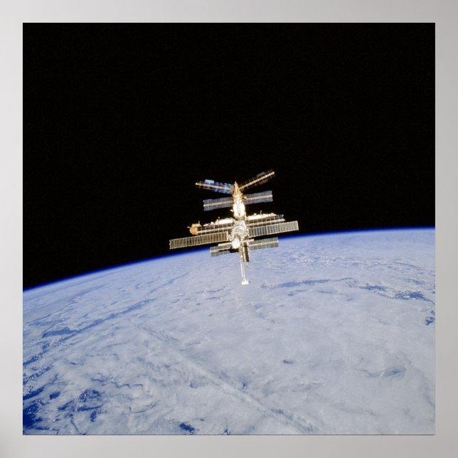 Ansicht der Raumstation Mir von Shuttle Atlantis Poster (Vorne)