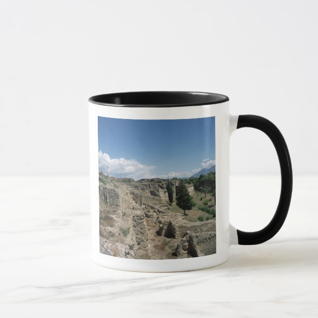 Ansicht der ruinierten Stadt Tasse (Rechts)