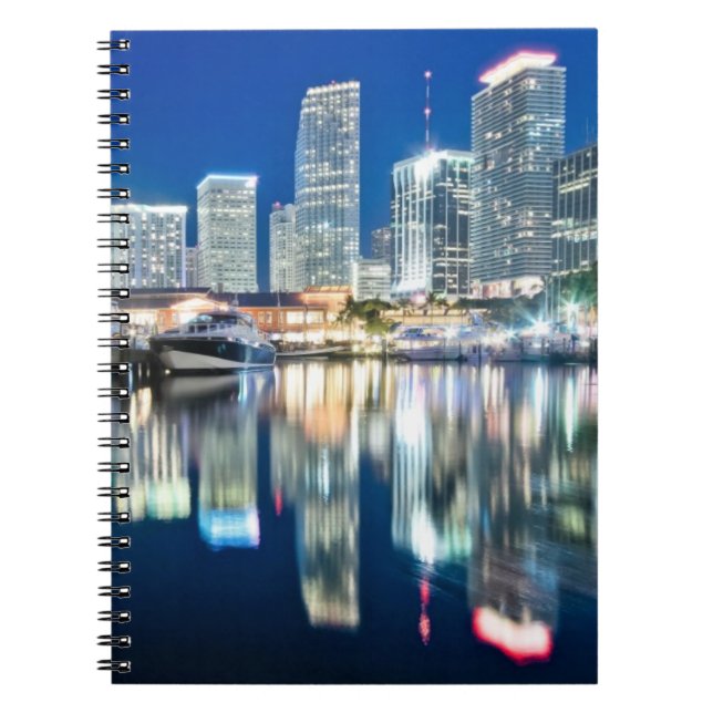 Ansicht der Skyline mit Reflexion im Wasser, Miami Notizblock (Vorderseite)