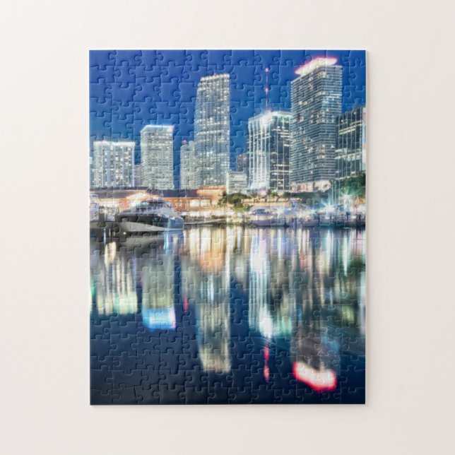 Ansicht der Skyline mit Reflexion im Wasser, Miami Puzzle (Vertikal)