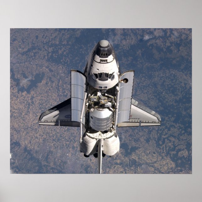 Ansicht der Space Shuttle Discovery von ISS (STS-1 Poster (Vorne)