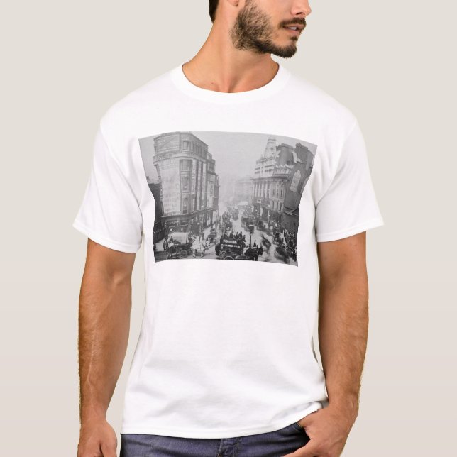Ansicht der Tottenham-Gerichts-Straße, c.1885 T-Shirt (Vorderseite)