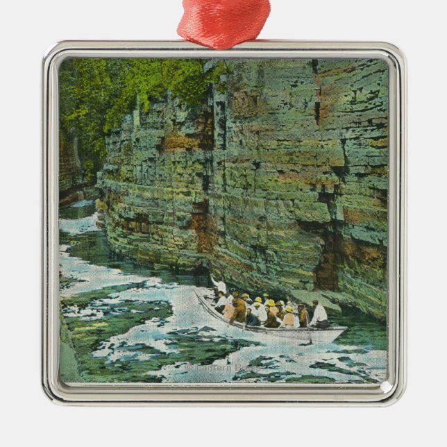 Ansicht des Bootes beginnend hinunter das Gerinne Ornament Aus Metall (Vorne)