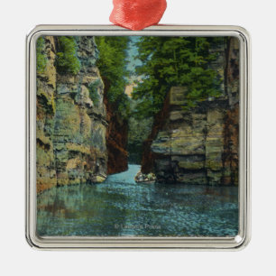 Ansicht des Bootes kommend durch das Gerinne Silbernes Ornament