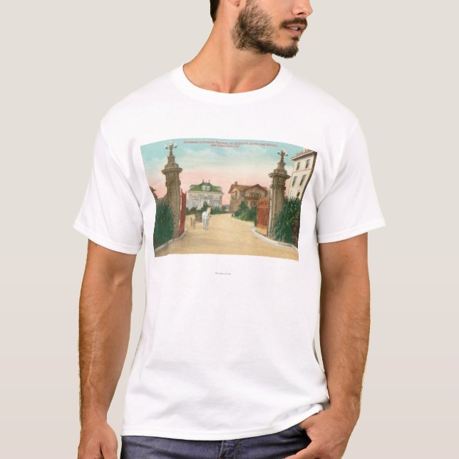 Ansicht des Eingangs zu Presidio Terrasse T-Shirt (Vorderseite)