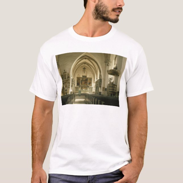 Ansicht des Innenraums der Kirche mit T-Shirt (Vorderseite)