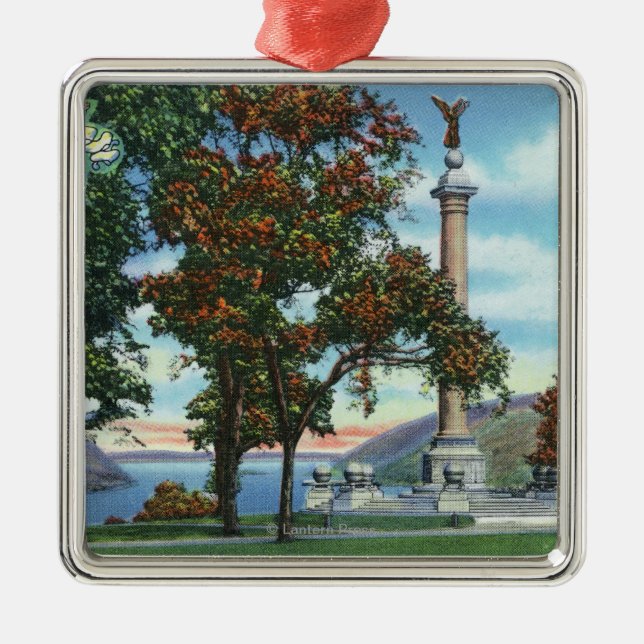 Ansicht des Kampf-Monuments Silbernes Ornament (Vorne)