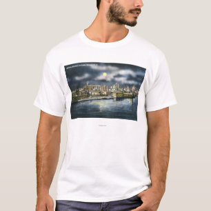 Ansicht von Albanien-Skylinen nachts T-Shirt