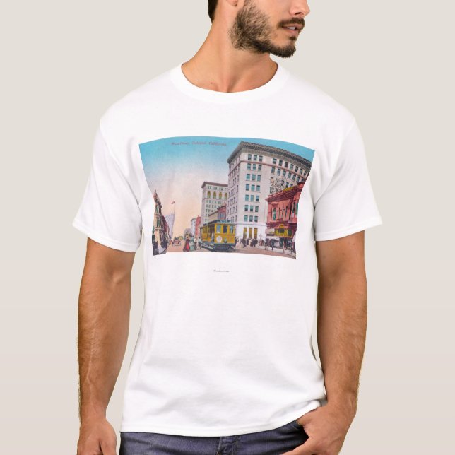Ansicht von Broadway mit Straße CarOakland, CA T-Shirt (Vorderseite)
