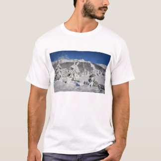 Ansicht von Catedral Skiort in Bariloche T-Shirt