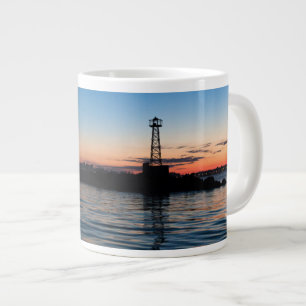 Ansicht von Montevideo an der Dämmerung, Uruguay Jumbo-Tasse