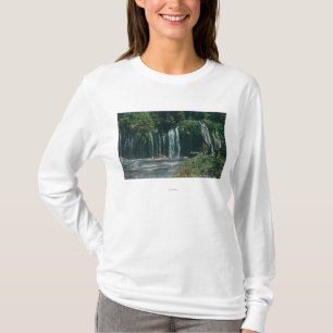 Ansicht von Mossbrae FallsShasta Frühlingen, CA T-Shirt