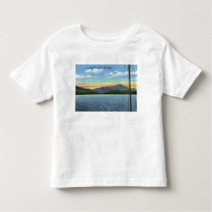 Ansicht von See vom Whiteface Gasthaus-Dock Kleinkind T-shirt