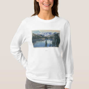 Ansicht von Shadow See, Sierra Nevada-Berge T-Shirt