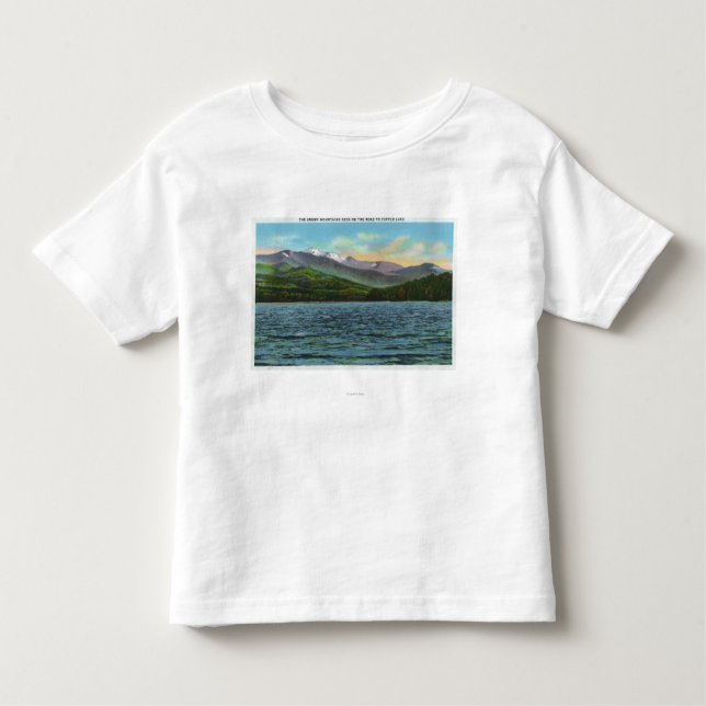 Ansicht von Snowy Mts von der Tupper See-Straße Kleinkind T-shirt (Vorderseite)