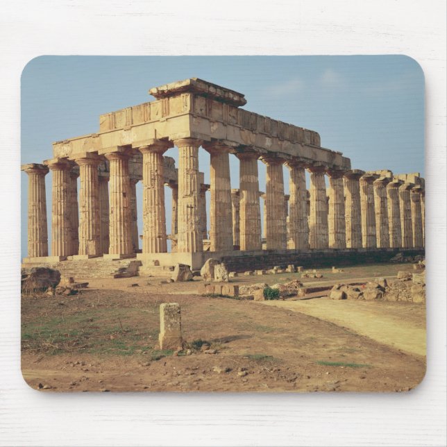 Ansicht von Tempel E, c.490-480 BC Mousepad (Vorne)