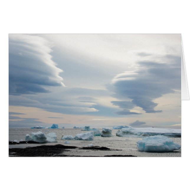 Antarctica. Brown Bluff. Lenticularwolken (Vorderseite (Horizontal))