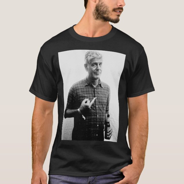 Anthony Bourdain Mittelfinger und trinken Bier C T-Shirt (Vorderseite)