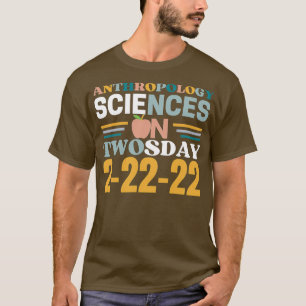Anthropologie am 22. Februar 2022 T-Shirt