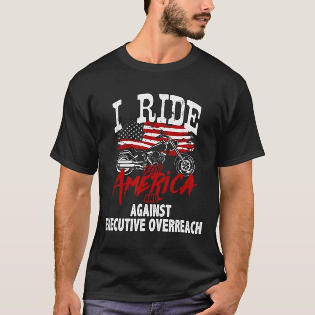 Anti Trump Biker Resist Against Executive Overreac T-Shirt (Vorderseite)