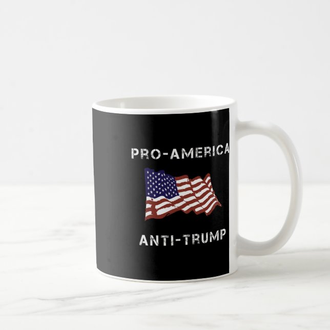 Anti-Trump-Flagge der USA Kaffeetasse (Rechts)