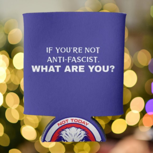 Antifaschistischer Adler kühlt ab | Patriotisch Dosenkühler (Von Creator hochgeladen)