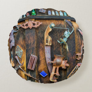 Antik-Sammlung an der Wand Rundes Kissen
