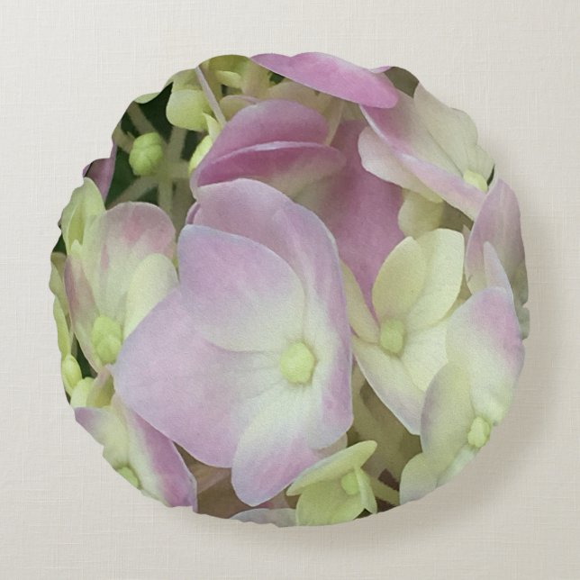 Antik Weiß und Dusty Pink Hydrangea Petals Rundes Kissen (Vorderseite)