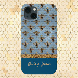 Antike Bienen auf blauem Damast mit Handschrift iPhone 14 Plus Hülle