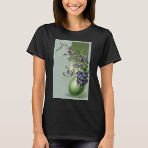 Antike blühende violette Blumen in einem Osterei T-Shirt