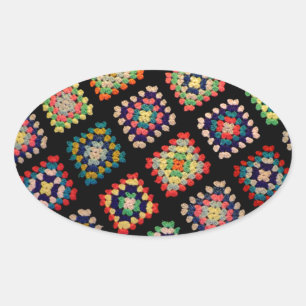 Antike bunte Granny Squares Klassisches Muster Ovaler Aufkleber