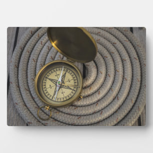 Antike Compass On Vorsprung Deck Fotoplatte