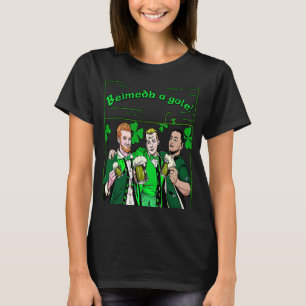 Antike drei fröhliche irische Männer trinken Bier T-Shirt