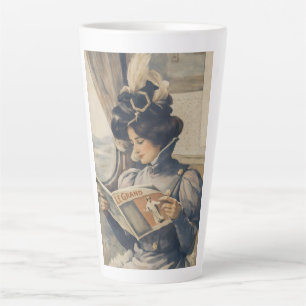 Antike Edwardianische Frau beim Lesen im Zug  Milchtasse