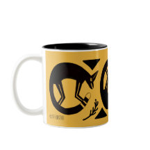 Antike Füchse und Blume auf indischer gelber Tasse