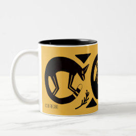 Antike Füchse und Blume auf indischer gelber Tasse