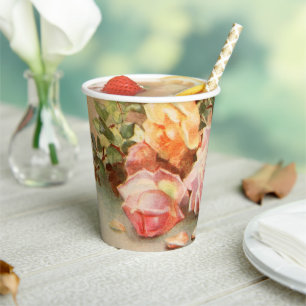Antike Hochzeit, Stillleben mit antiken Rosenblume Pappbecher