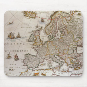Antike Karte Europas von Willem Jansz Blaeu, c1617 Mousepad