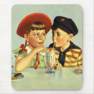 Antike Kinder, Junge und Mädchen teilen sich einen Mousepad