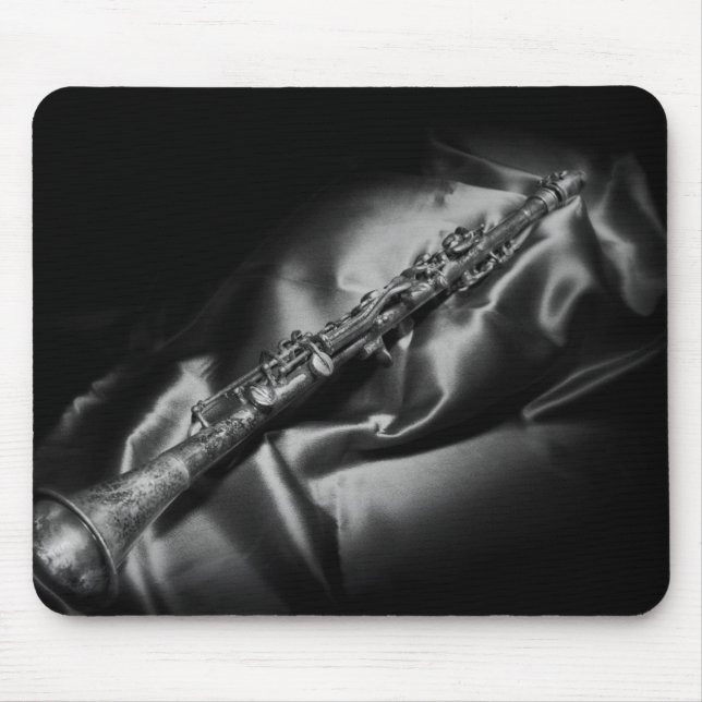 Antike Klarinette Stillleben, B&W Mousepad (Vorne)