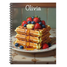 Antike Platte mit Waffeln und Erdbeeren