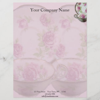 Antike rosa Rosen-Tee-Schale auf Malvenfarbe Briefkopf