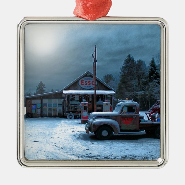 Antike Service-Station im Winter Ornament Aus Metall (Vorne)