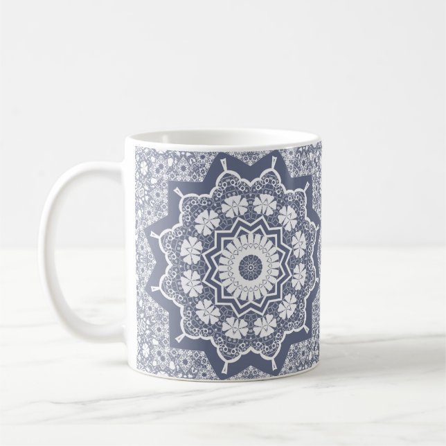 Antike Spitze Kaffeetasse (Links)