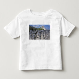 Antike Steinpfeiler in Chichen Itza. Zentral Kleinkind T-shirt