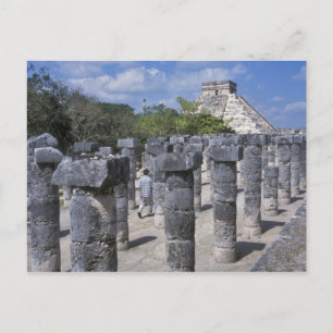 Antike Steinsäulen in Chichen Itza. Zentral Postkarte