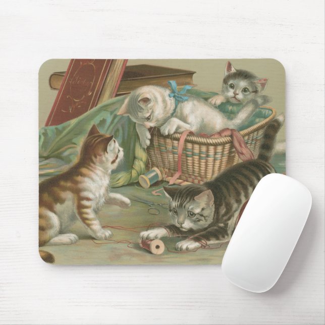 Antike viktorianische Kätzchen spielen im Nähkorb Mousepad (Mit Mouse)