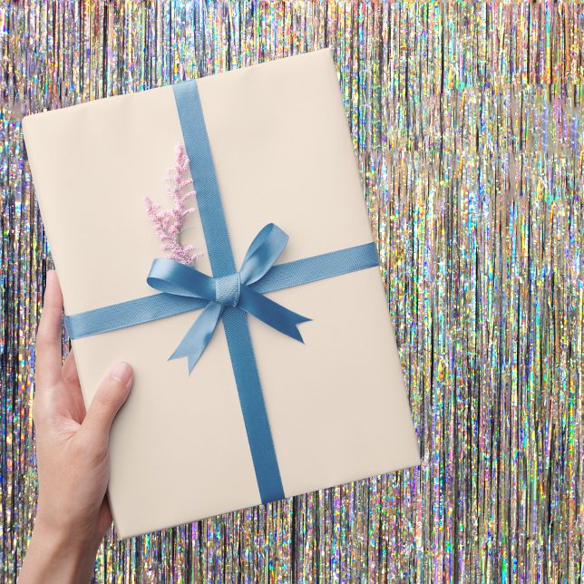 Antike, weiße Farbe Geschenkpapier (Von Creator hochgeladen)