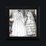 Antike weiße Hochzeitskleider Geschenkbox<br><div class="desc">Diese schönen Brauten tragen Hochzeitskleider aus dem Jahr 1850.</div>