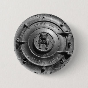 Antiker Dampf-Traktor vorne. Button